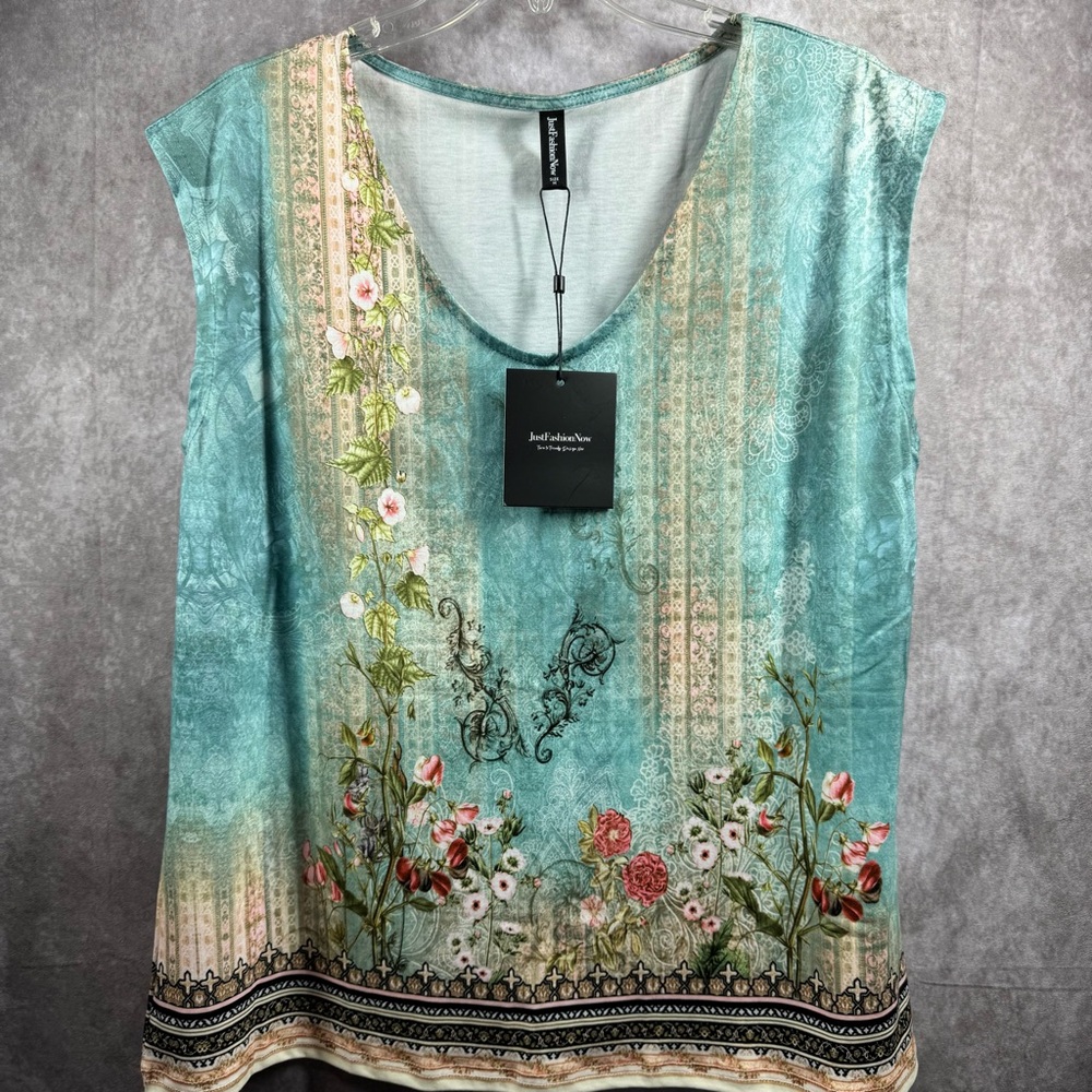 Just Fashion Now Women’s Medium Floral Print Round‎ Neck Sleeveless Top NWT